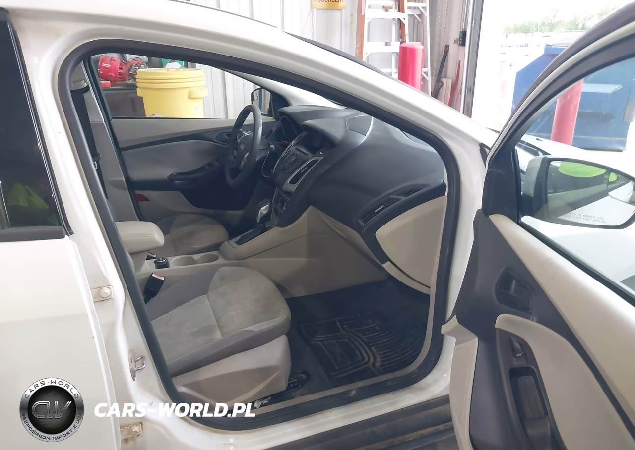2012 Ford Focus Se VIN:1FAHP3F20CL195809 - 5