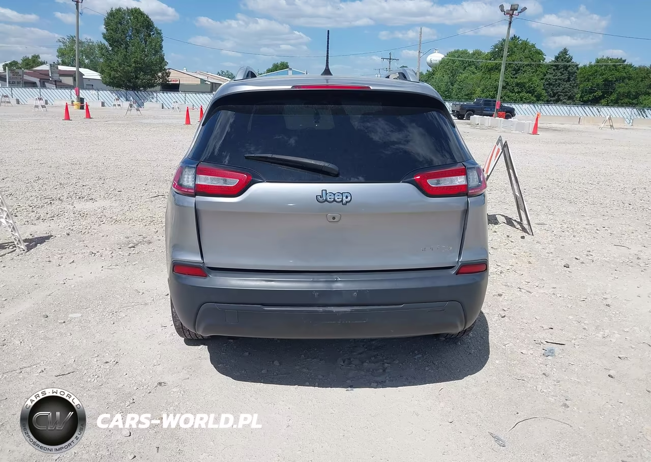 2019 Jeep Cherokee Latitude 4X4 VIN:1C4PJMCB6KD288649 - 16
