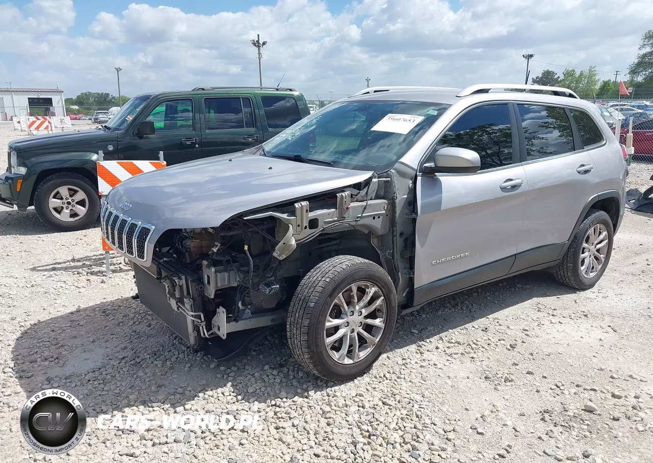 2019 Jeep Cherokee Latitude 4X4 VIN:1C4PJMCB6KD288649 - 2