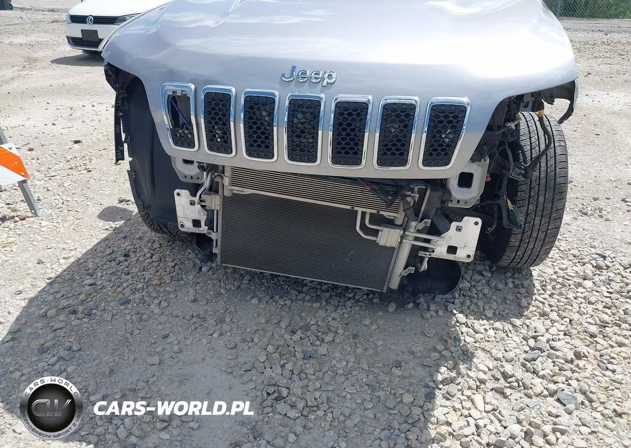 2019 Jeep Cherokee Latitude 4X4 VIN:1C4PJMCB6KD288649 - 6