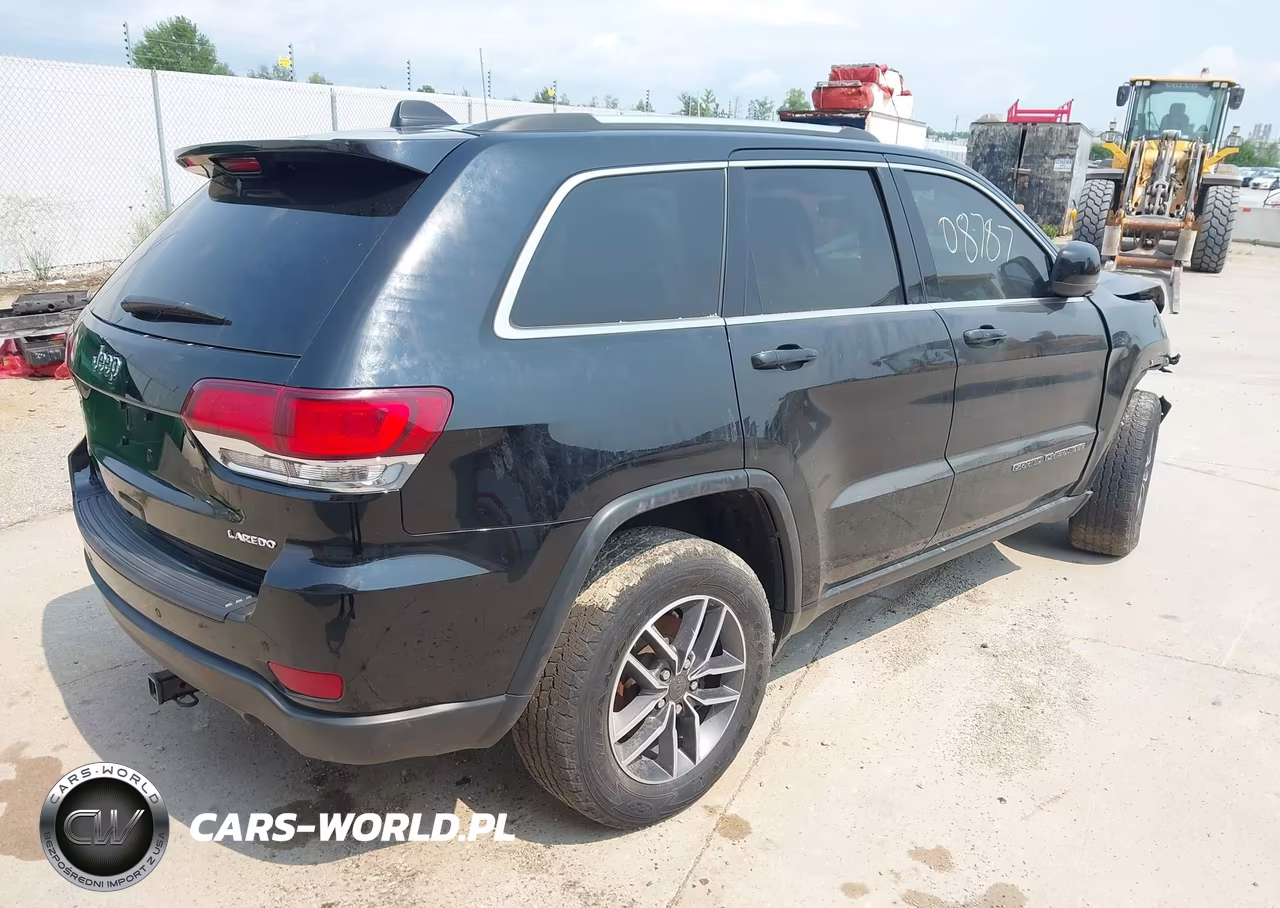 2020 Jeep Grand Cherokee Laredo E 4X4 VIN:1C4RJFAG4LC386489 - 4