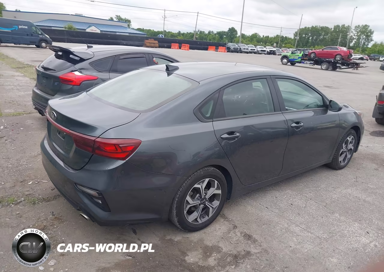 2019 Kia Forte Lxs VIN:3KPF24AD9KE121732 - 4