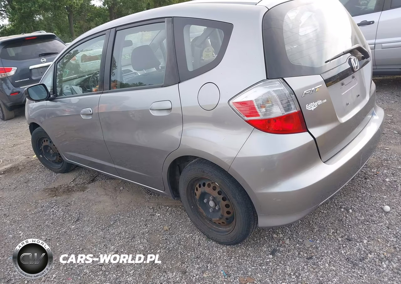 2010 Honda Fit VIN:JHMGE8H24AC006452 - 3