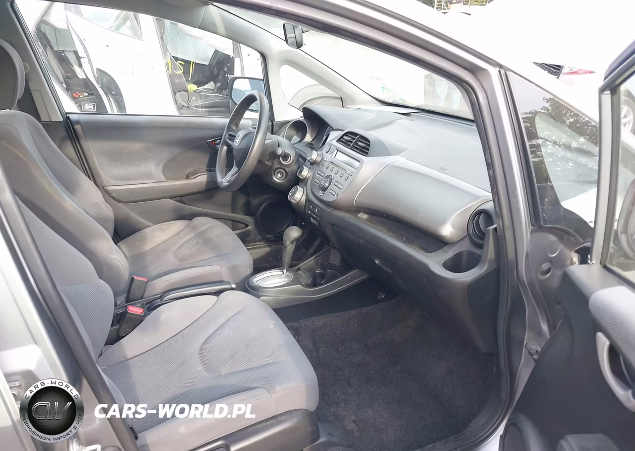 2010 Honda Fit VIN:JHMGE8H24AC006452 - 5