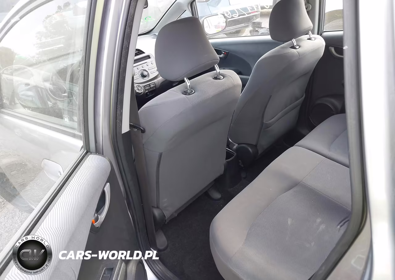 2010 Honda Fit VIN:JHMGE8H24AC006452 - 8