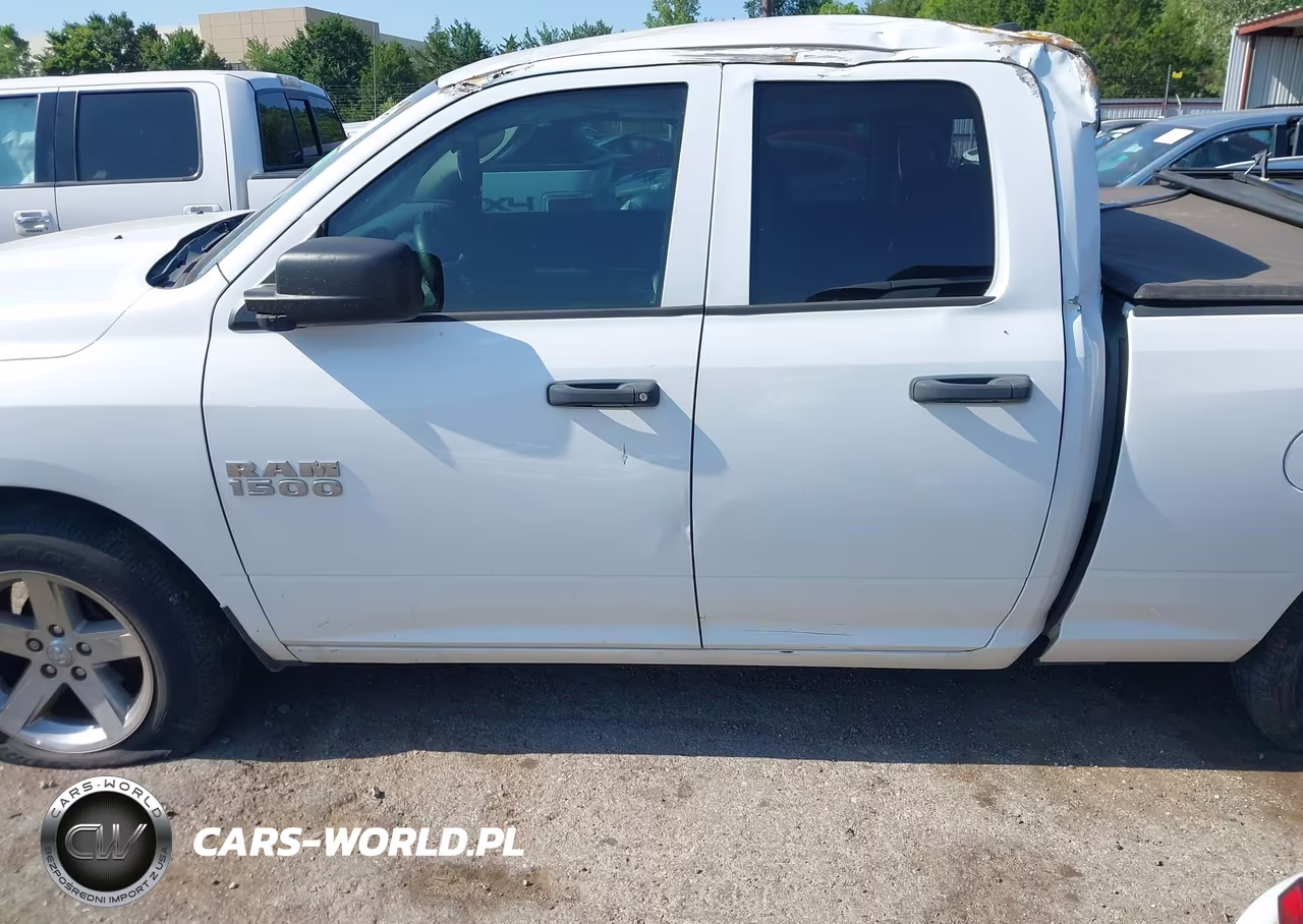 2017 Ram 1500 Express Quad Cab 4X2 6'4 Box VIN:1C6RR6FGXHS514563 - 14
