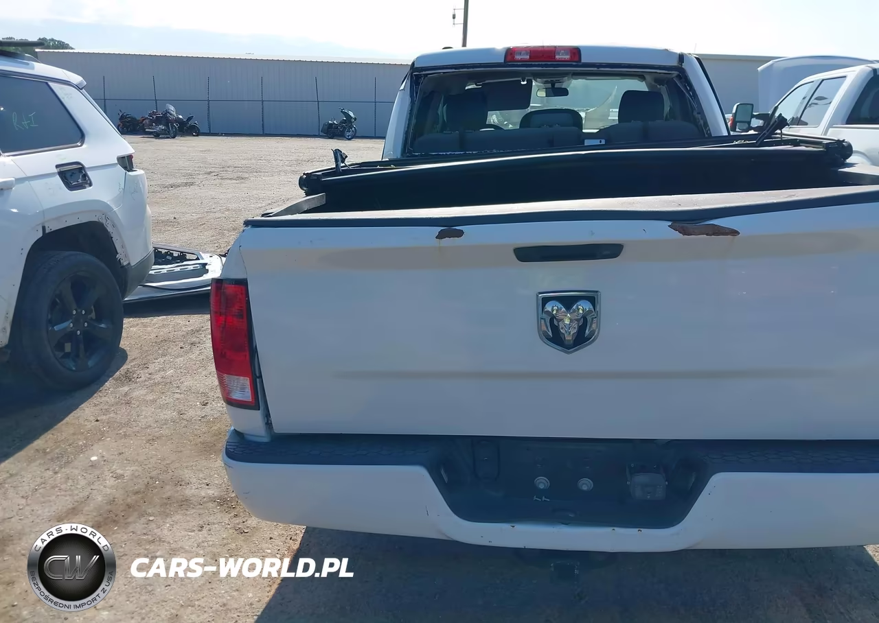 2017 Ram 1500 Express Quad Cab 4X2 6'4 Box VIN:1C6RR6FGXHS514563 - 16