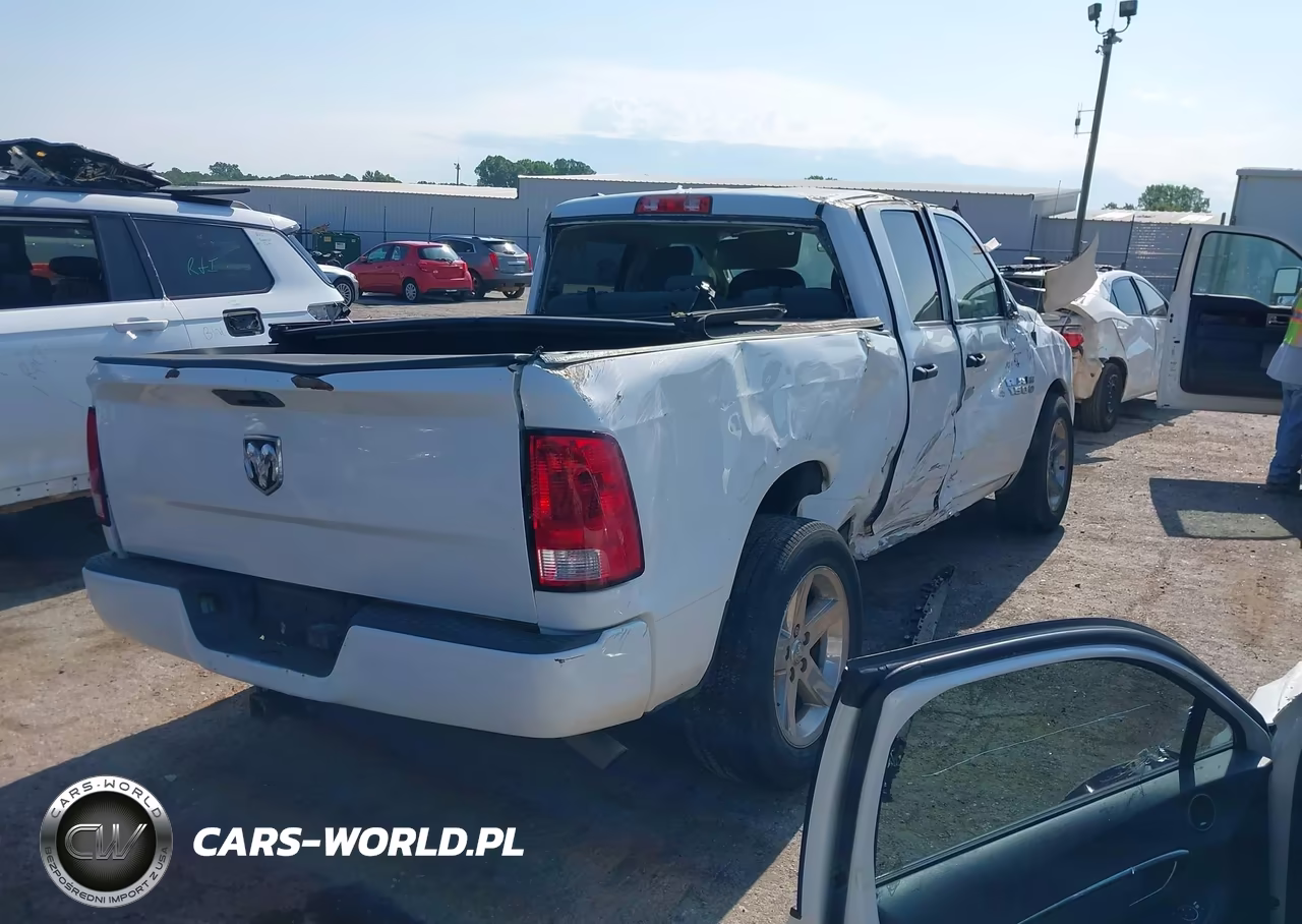 2017 Ram 1500 Express Quad Cab 4X2 6'4 Box VIN:1C6RR6FGXHS514563 - 4