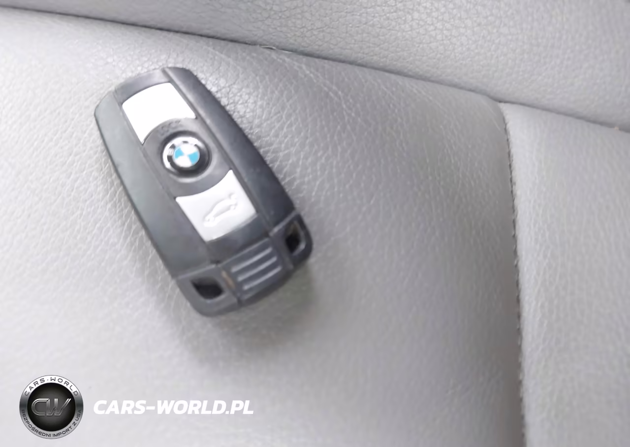 2013 BMW 335Is VIN:WBADX1C58DJ128817 - 11