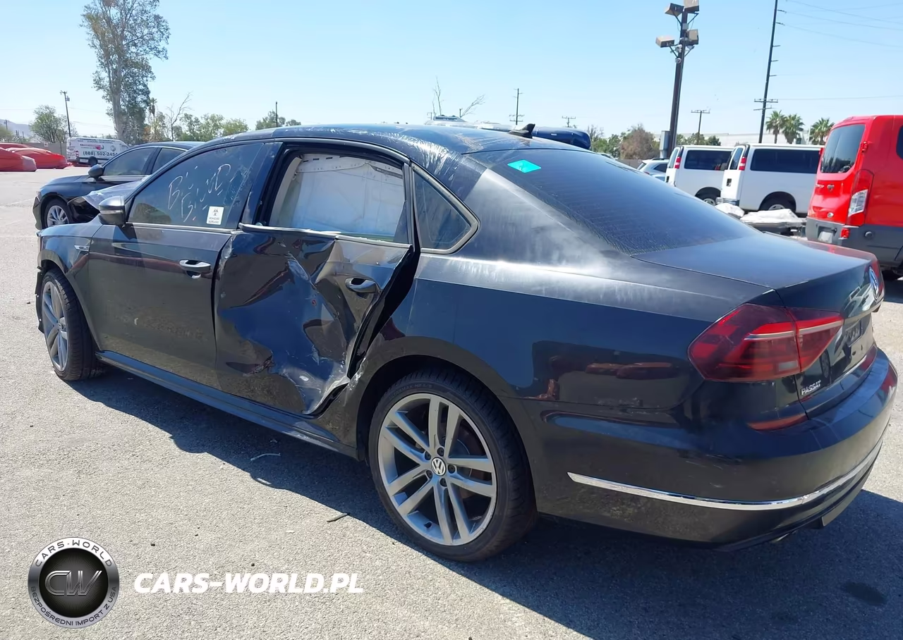 2018 Volkswagen Passat 2.0T R-Line-2.0T S VIN:1VWAA7A31JC015977 - 3