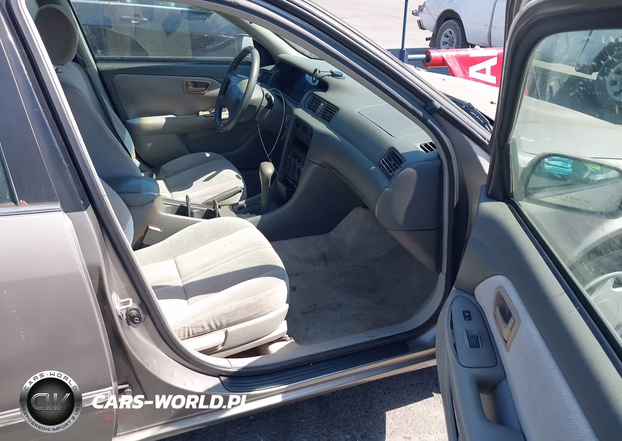 1999 Toyota Camry Ce VIN:4T1BG22K0XU546083 - 5