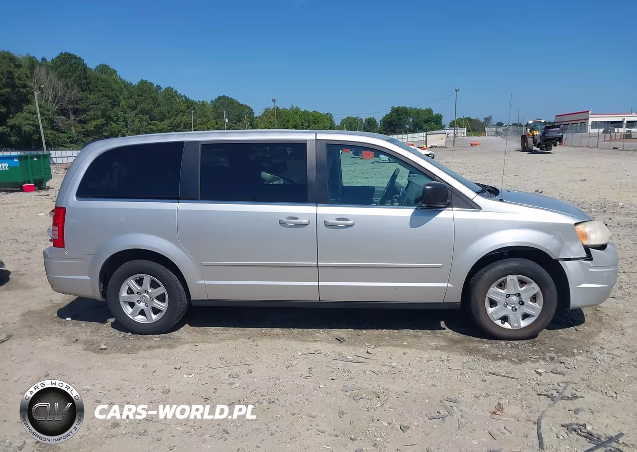 2010 Chrysler Town & Country Lx VIN:2A4RR4DE1AR186305 - 13