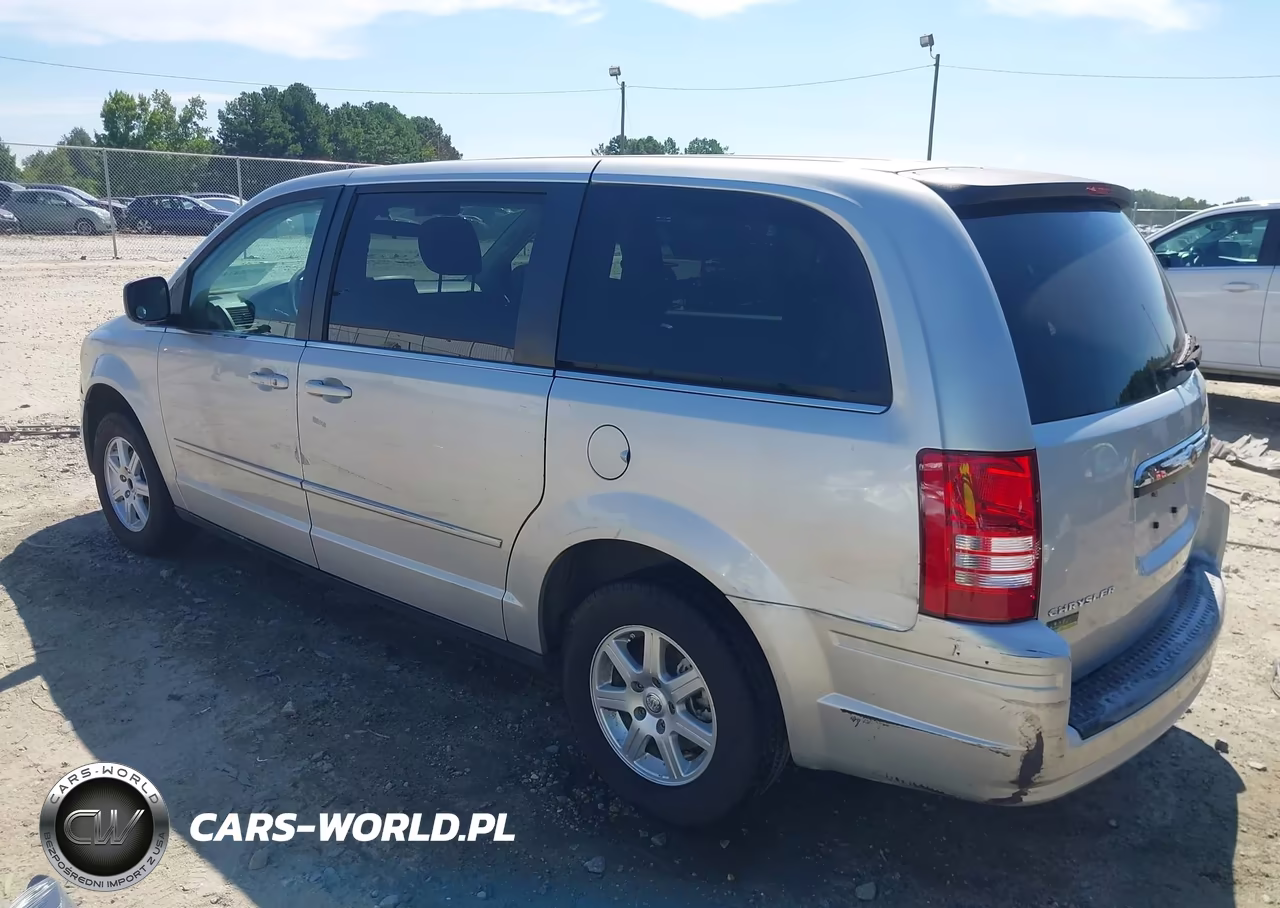 2010 Chrysler Town & Country Lx VIN:2A4RR4DE1AR186305 - 3