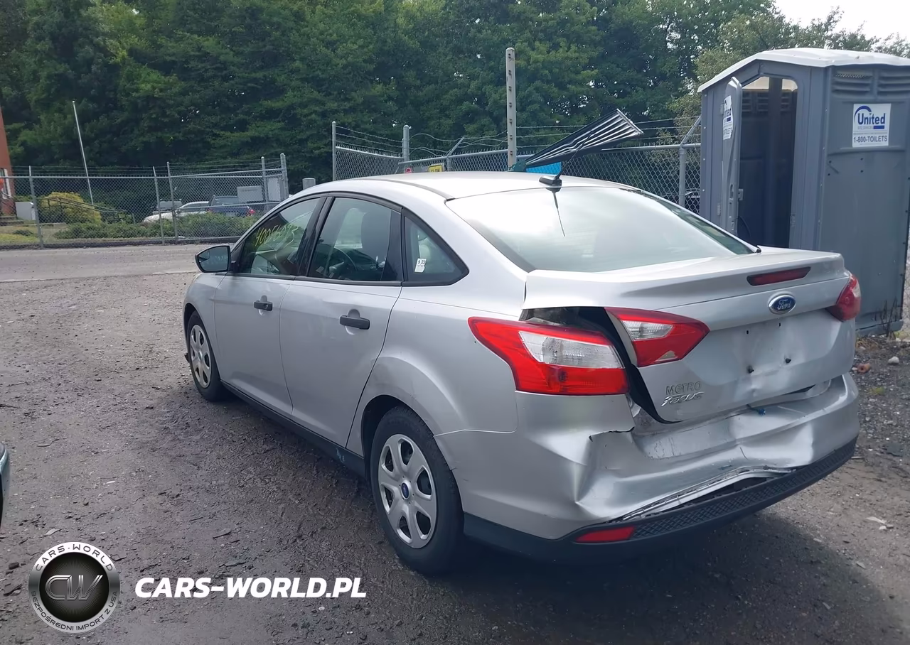 2012 Ford Focus S VIN:1FAHP3E29CL166052 - 3