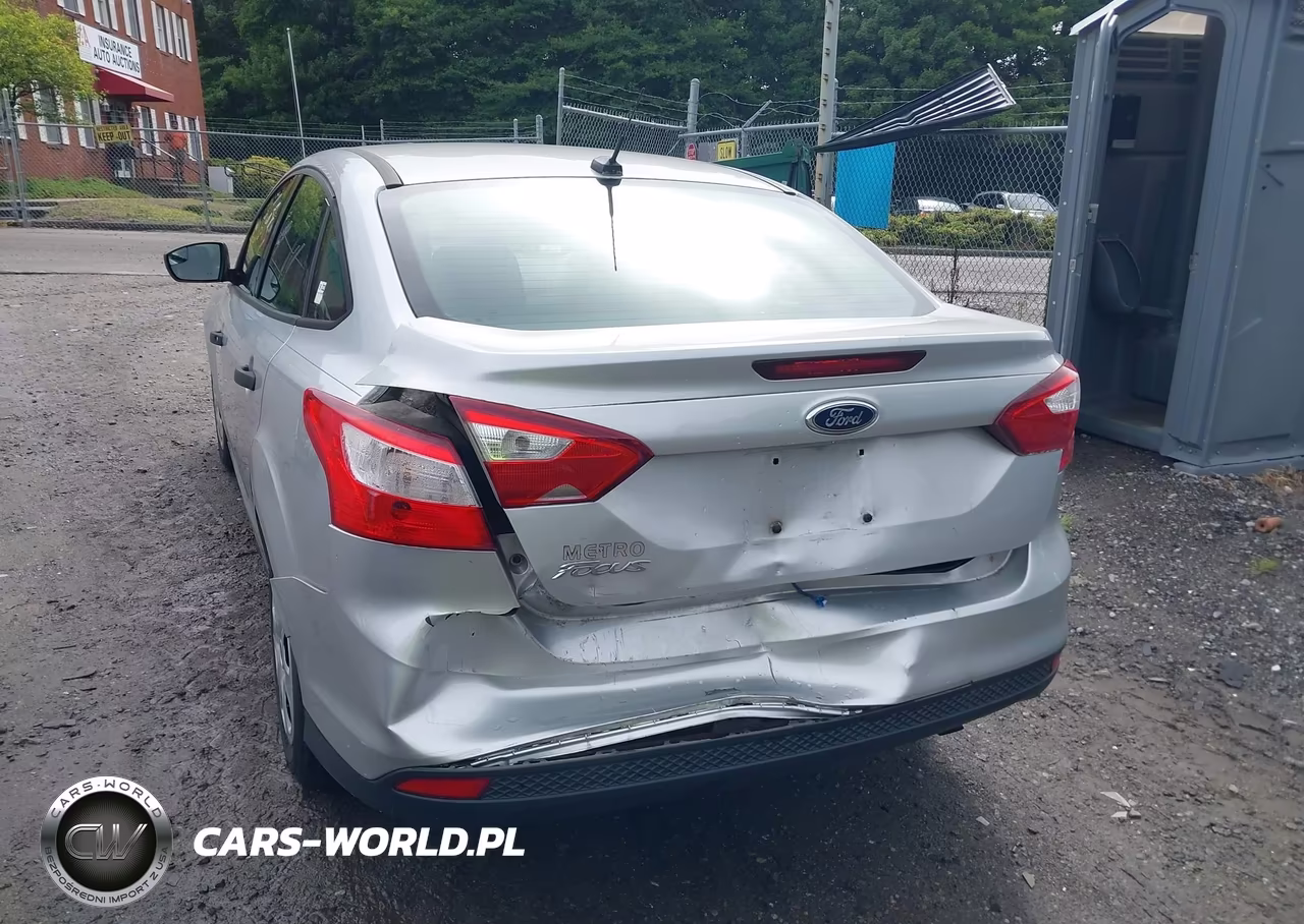 2012 Ford Focus S VIN:1FAHP3E29CL166052 - 6