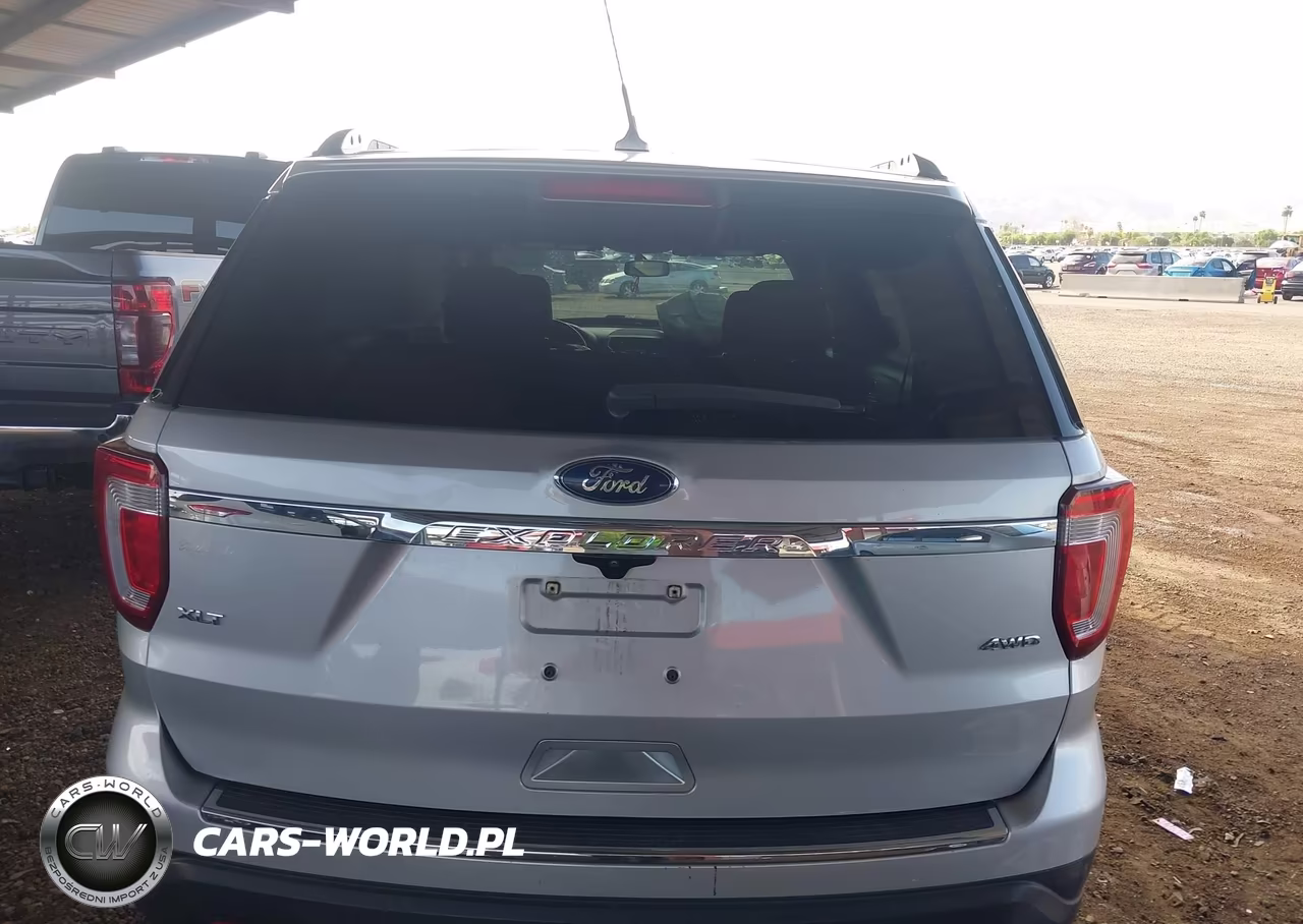 2018 Ford Explorer Xlt VIN:1FM5K8D82JGC15219 - 16