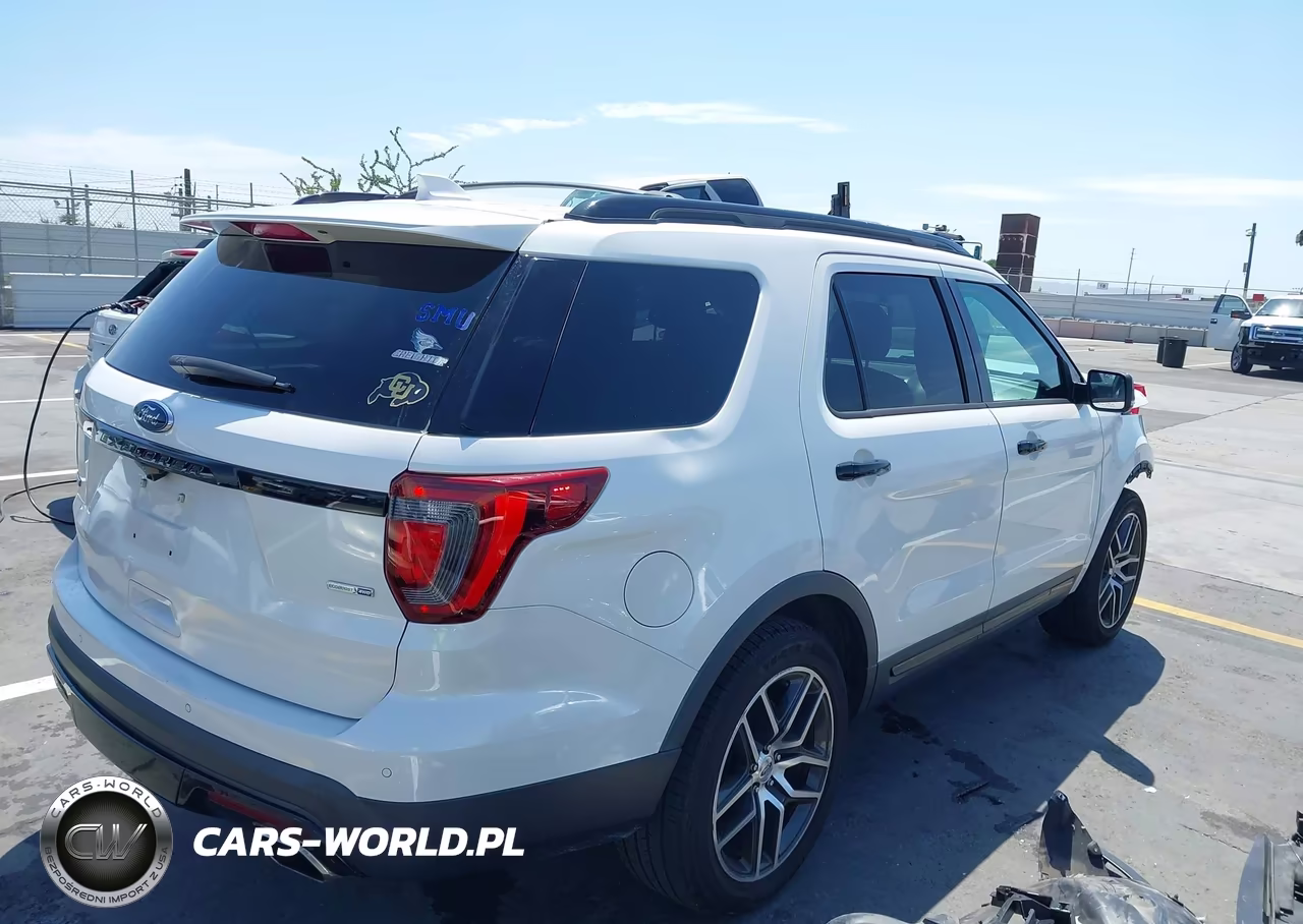 2016 Ford Explorer Sport VIN:1FM5K8GT1GGD13957 - 4