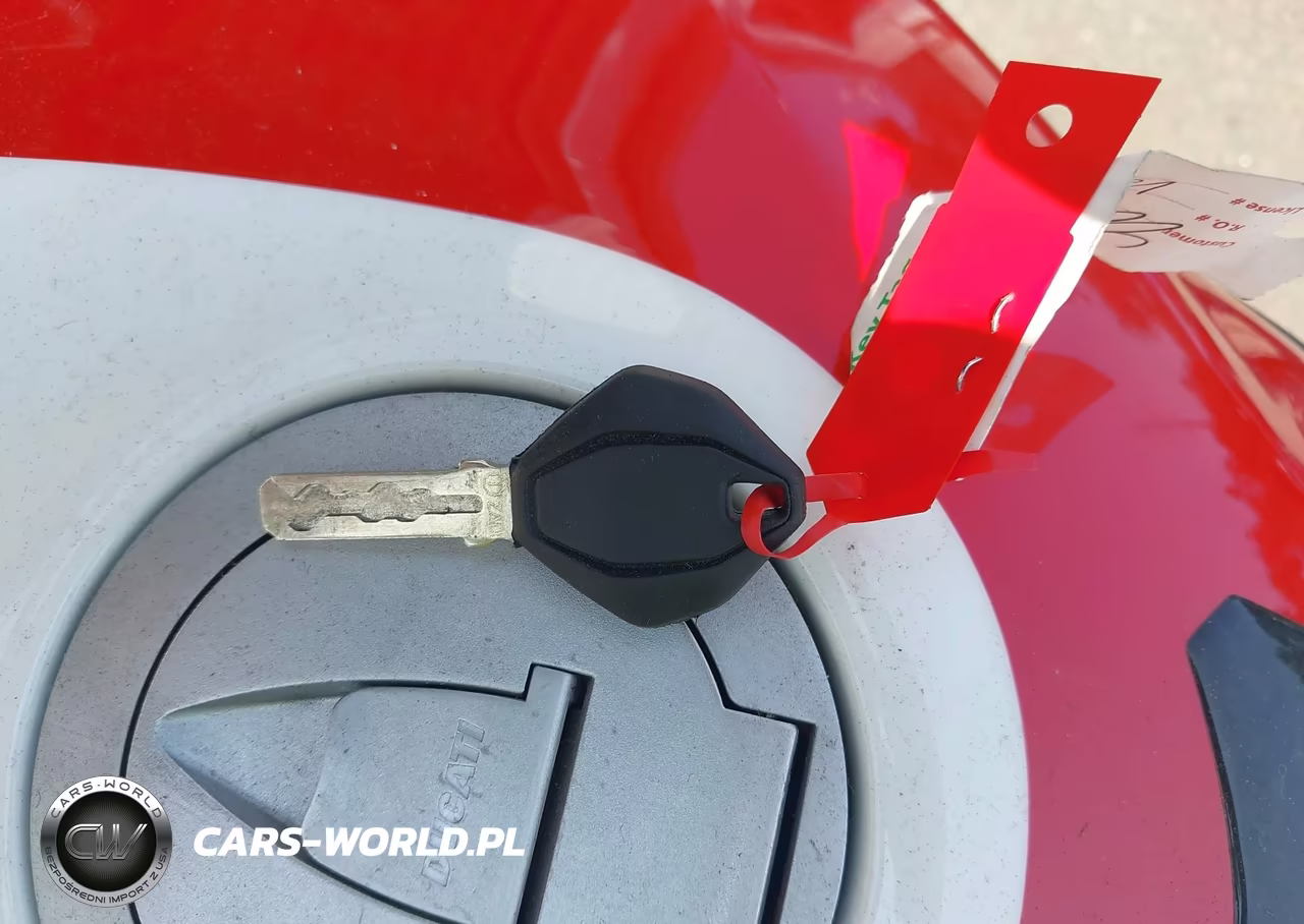 2022 Ducati Panigale V2 VIN:ZDMHAATW9NB008586 - 11