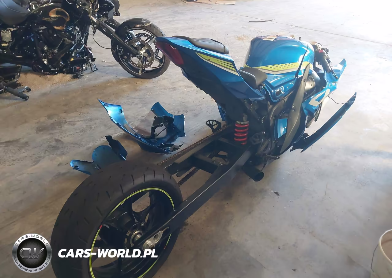 2017 Suzuki Gsx-R1000 VIN:JS1DM11B3H2100809 - 4