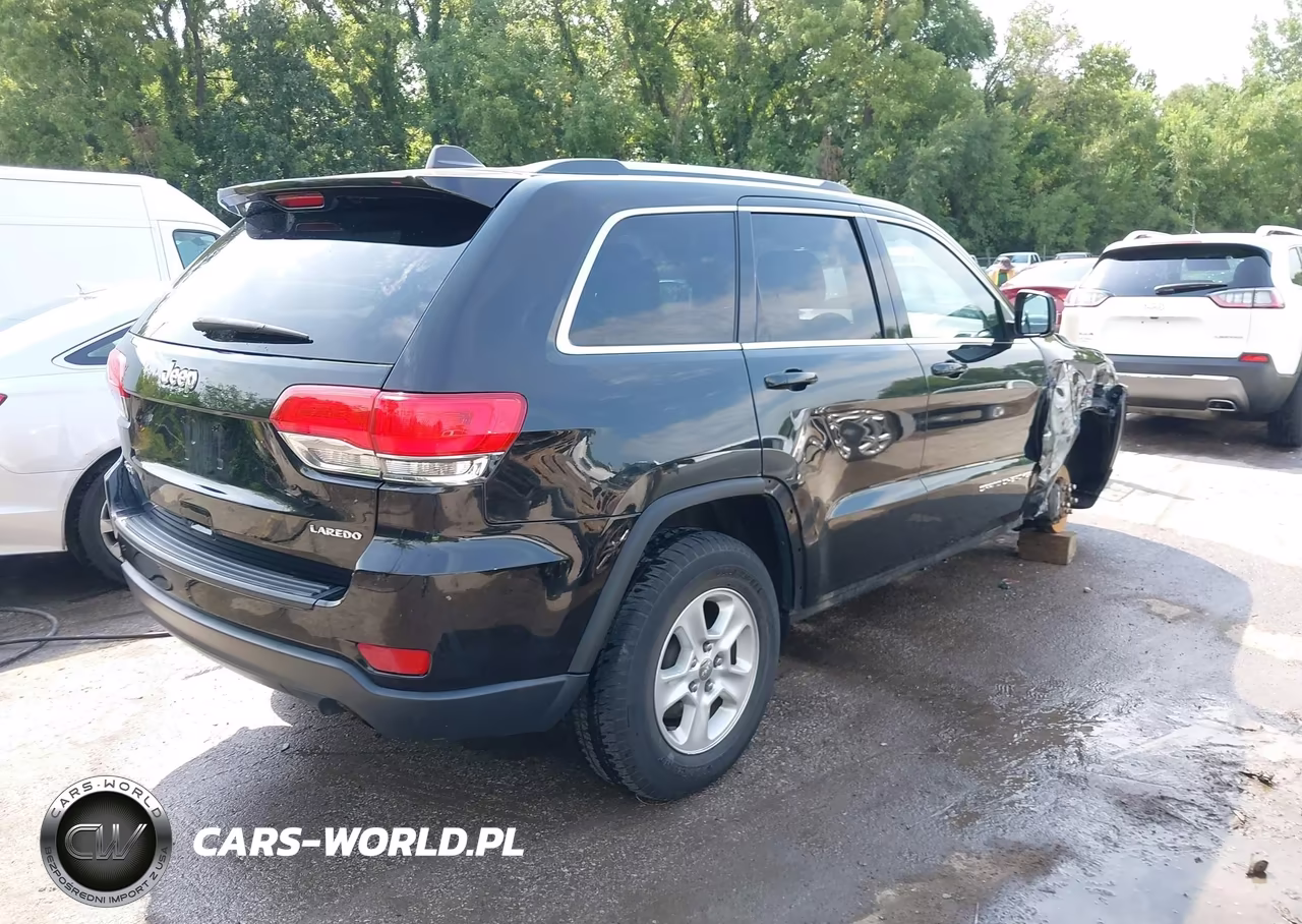 2014 Jeep Grand Cherokee Laredo VIN:1C4RJFAG5EC104783 - 4