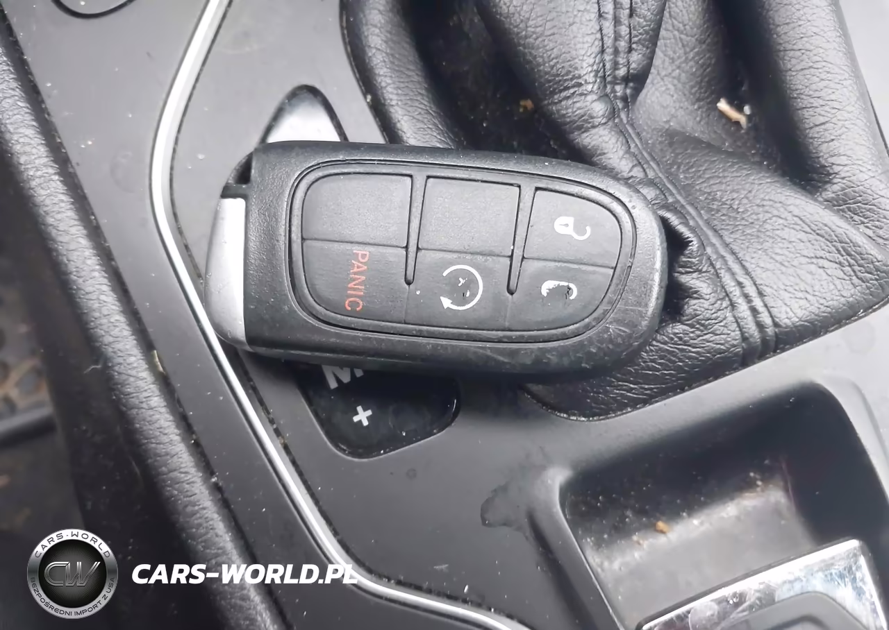 2019 Jeep Cherokee Latitude Plus 4X4 VIN:1C4PJMLB3KD400226 - 11