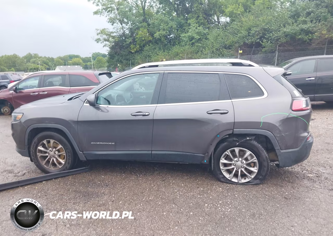 2019 Jeep Cherokee Latitude Plus 4X4 VIN:1C4PJMLB3KD400226 - 15