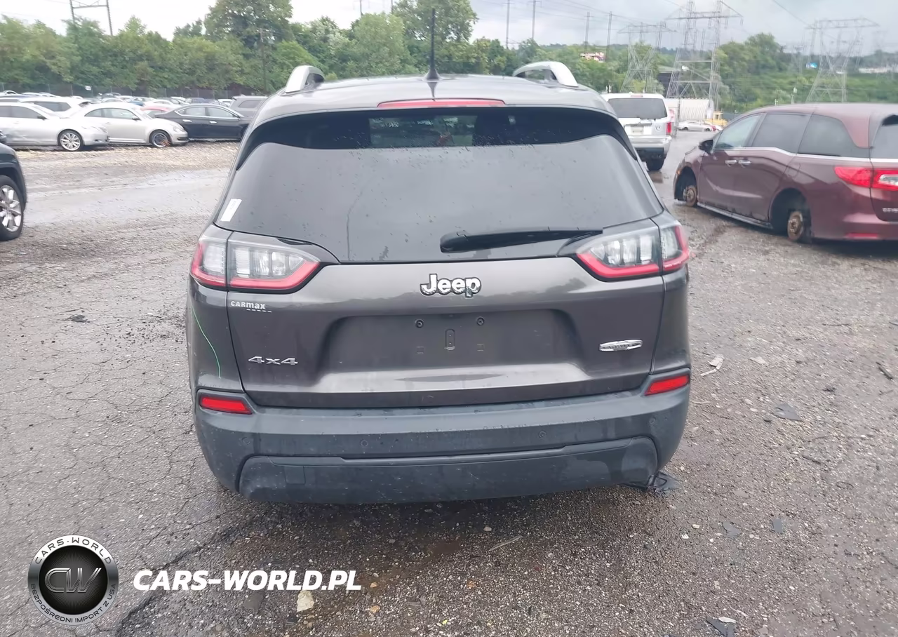 2019 Jeep Cherokee Latitude Plus 4X4 VIN:1C4PJMLB3KD400226 - 17