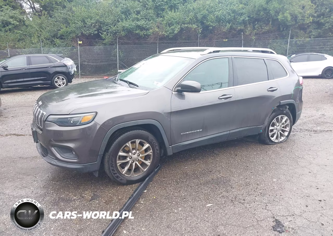 2019 Jeep Cherokee Latitude Plus 4X4 VIN:1C4PJMLB3KD400226 - 2