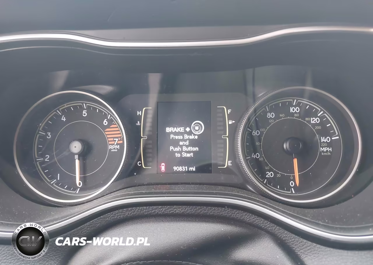 2019 Jeep Cherokee Latitude Plus 4X4 VIN:1C4PJMLB3KD400226 - 7