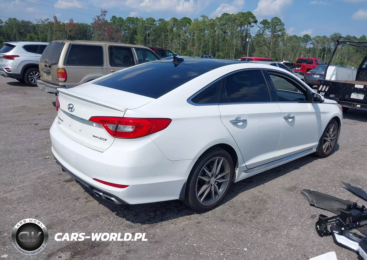 2015 Hyundai Sonata Sport 2.0T VIN:5NPE34AB7FH046120 - 4