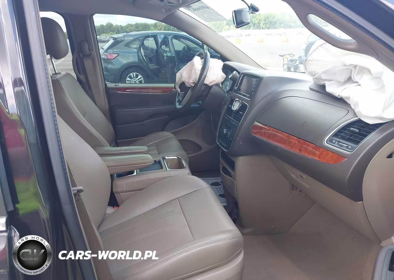 2014 Chrysler Town & Country Touring VIN:2C4RC1BG6ER453891 - 5
