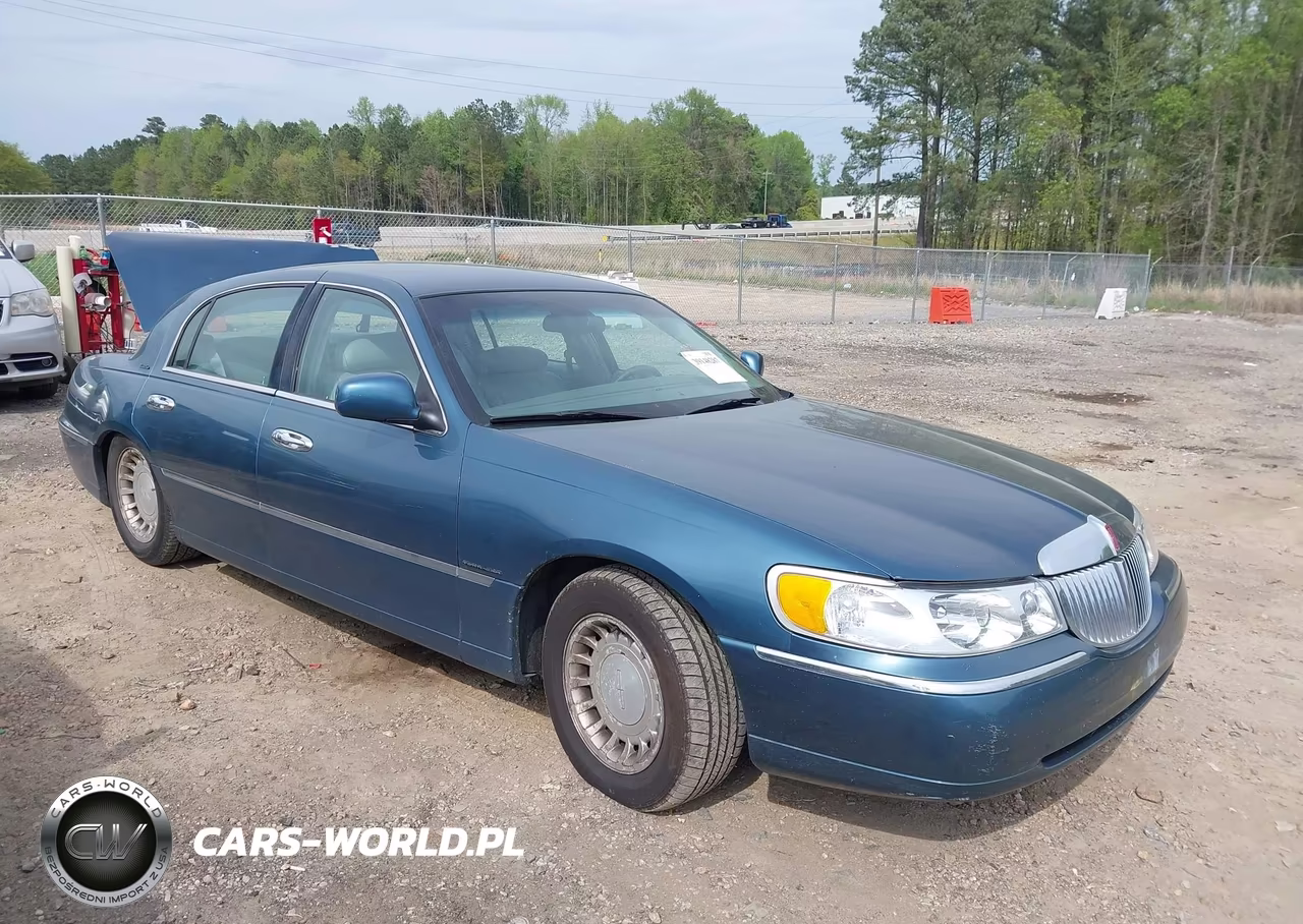 2001 Lincoln Town Car Executive