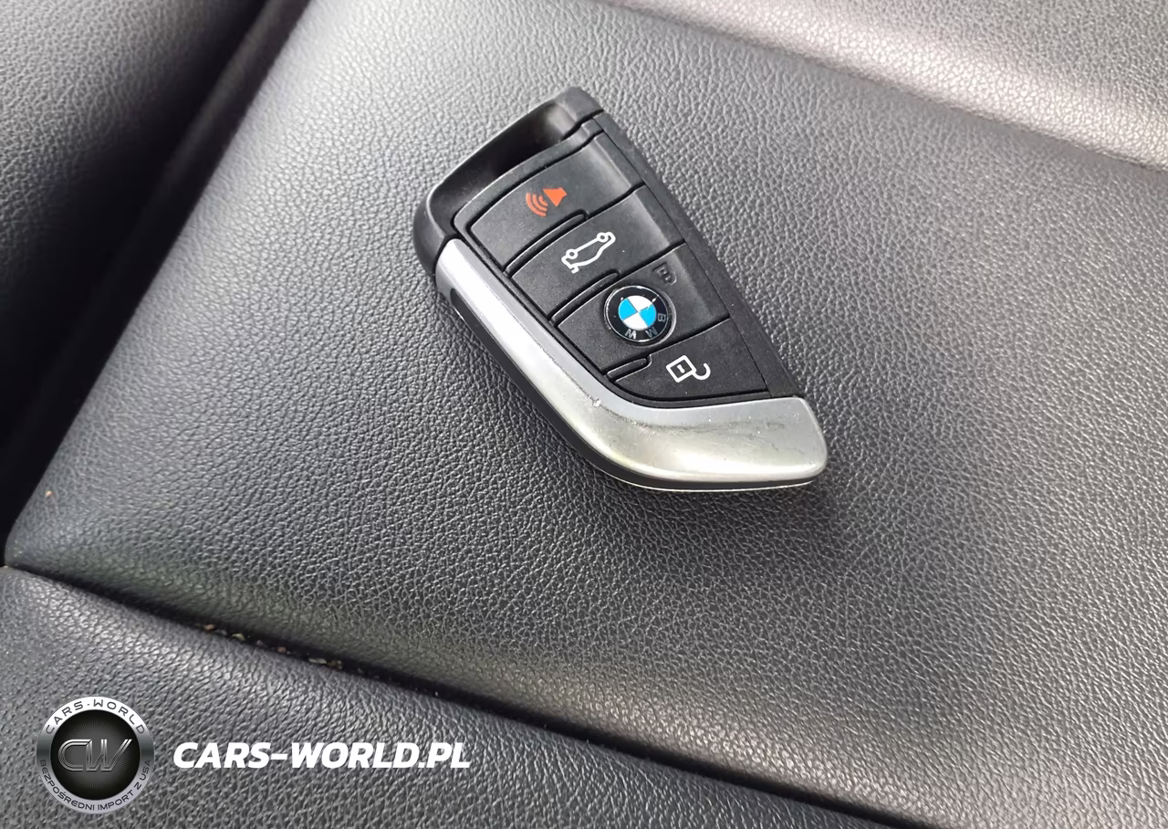 2019 BMW X3 xDrive30I VIN:5UXTR9C53KLP85452 - 11