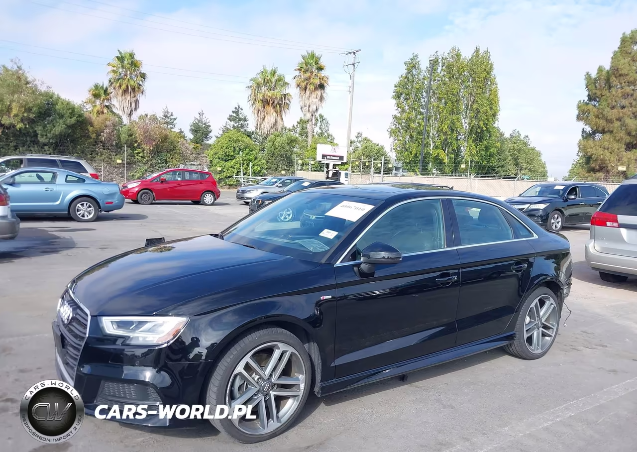 2019 Audi A3 Premium Plus VIN:WAUGUGFFXK1010908 - 2