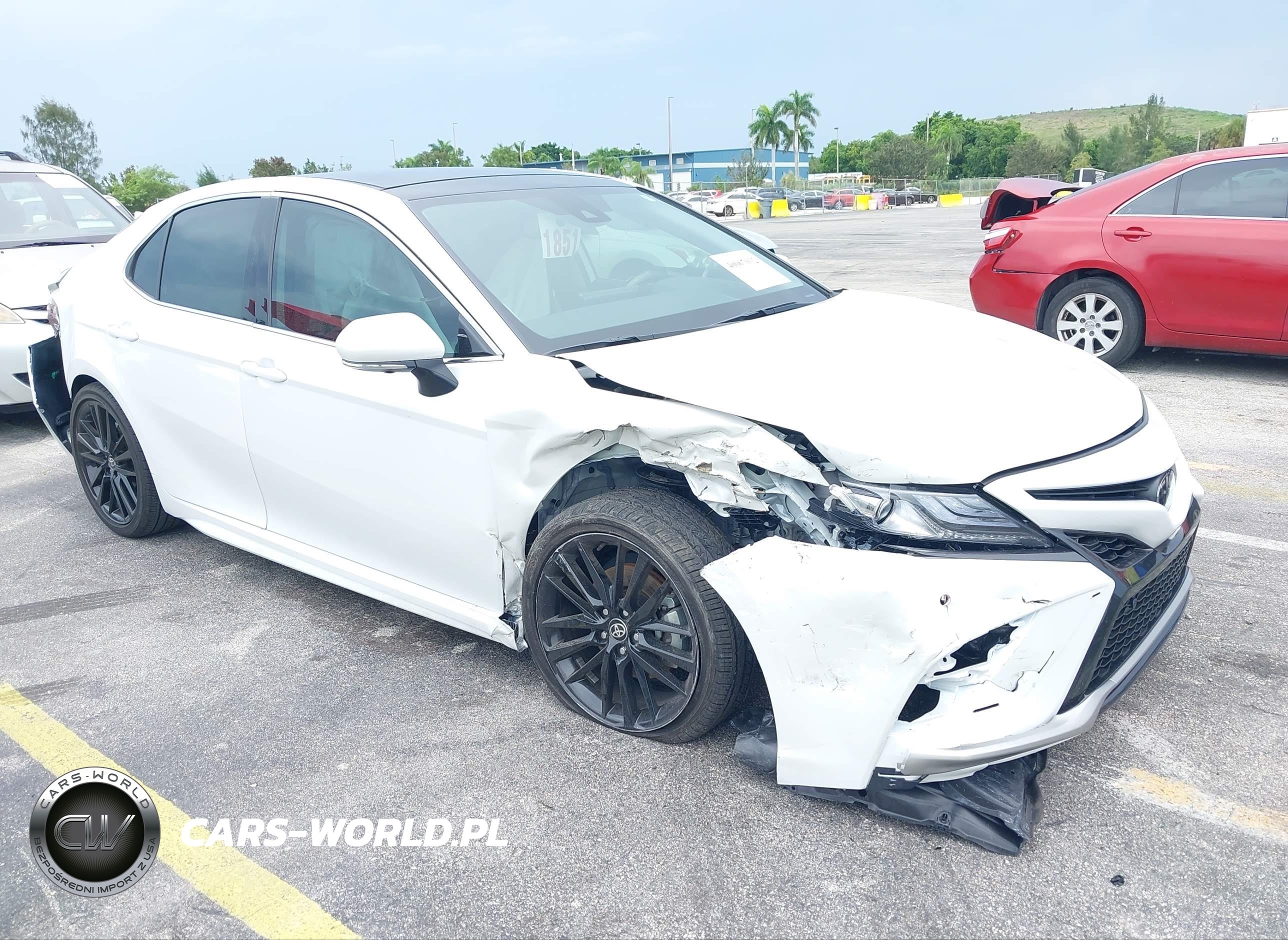 TOYOTA CAMRY