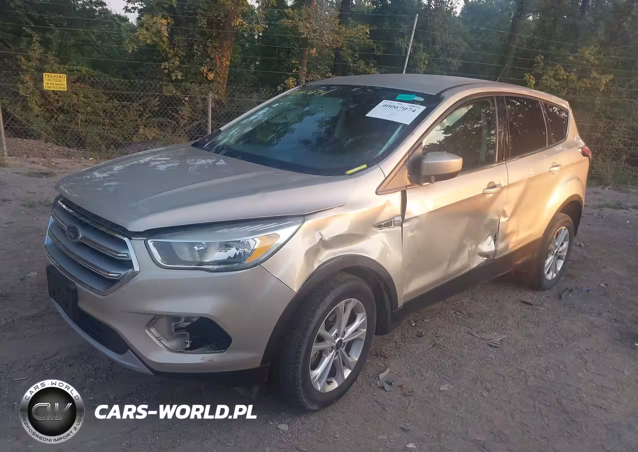 2017 FORD ESCAPE SE VIN:1FMCU9GD7HUC20802 - 2