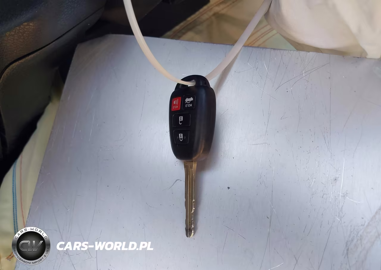 2018 Toyota Corolla Le VIN:5YFBURHE5JP792591 - 11