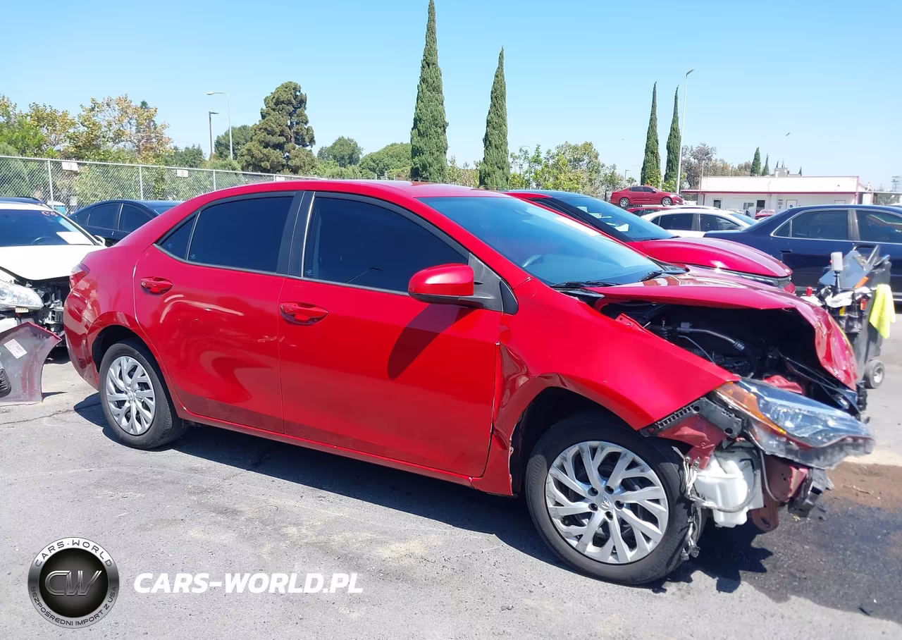 2018 Toyota Corolla Le VIN:5YFBURHE5JP792591 - 14