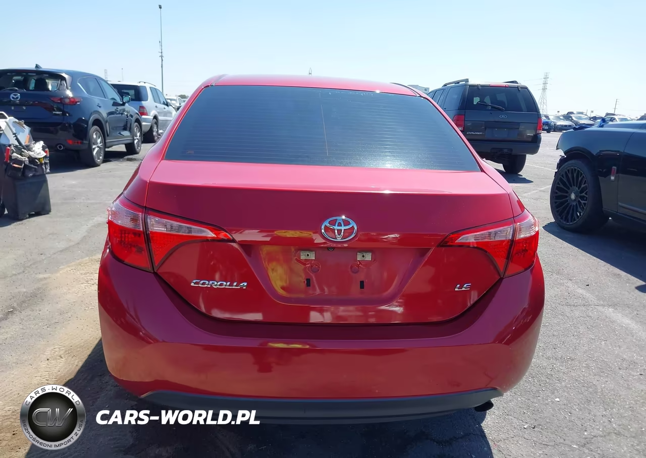 2018 Toyota Corolla Le VIN:5YFBURHE5JP792591 - 17