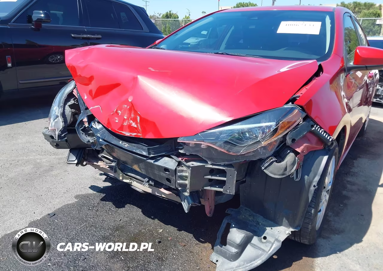 2018 Toyota Corolla Le VIN:5YFBURHE5JP792591 - 18