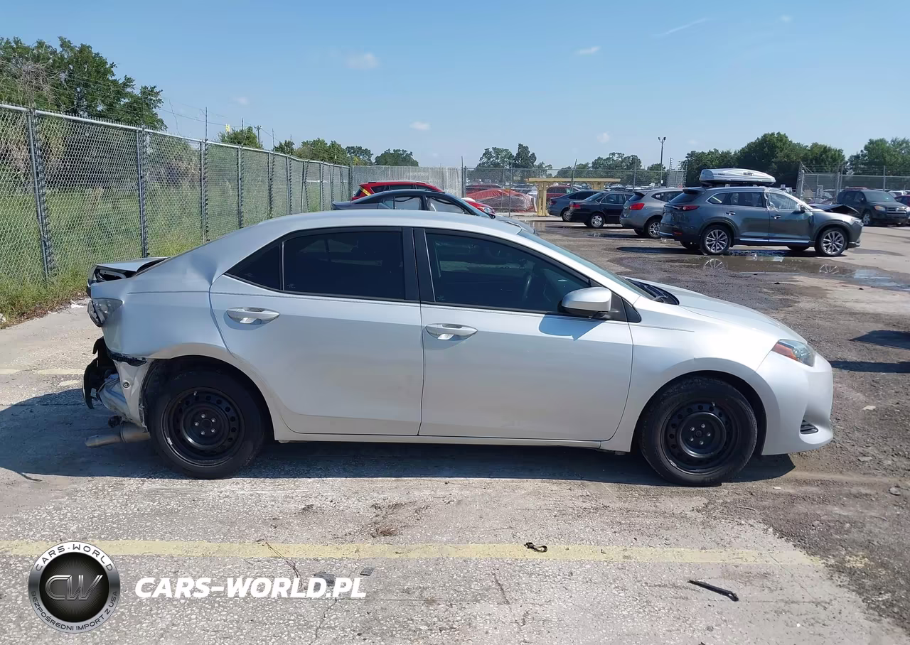 2019 Toyota Corolla Le VIN:2T1BURHE7KC188171 - 13