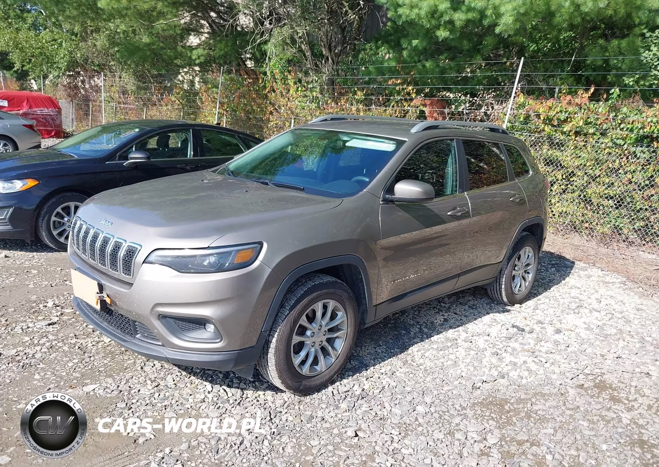 2019 Jeep Cherokee Latitude 4X4 VIN:1C4PJMCB4KD440220 - 2