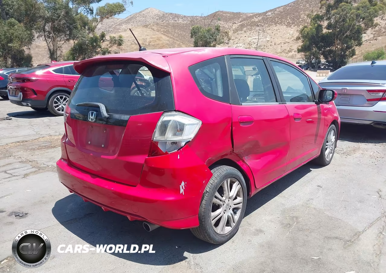 2010 Honda Fit Sport VIN:JHMGE8H47AC012442 - 4
