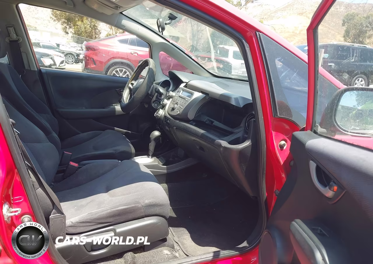 2010 Honda Fit Sport VIN:JHMGE8H47AC012442 - 5