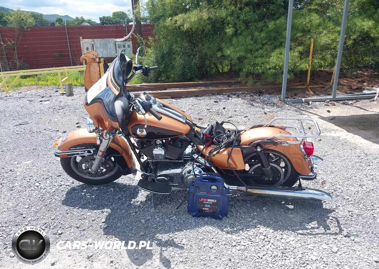 2008 Harley-Davidson Flhtcui 105Th Anniversary Edition VIN:1HD1FC4478Y621264 - 13
