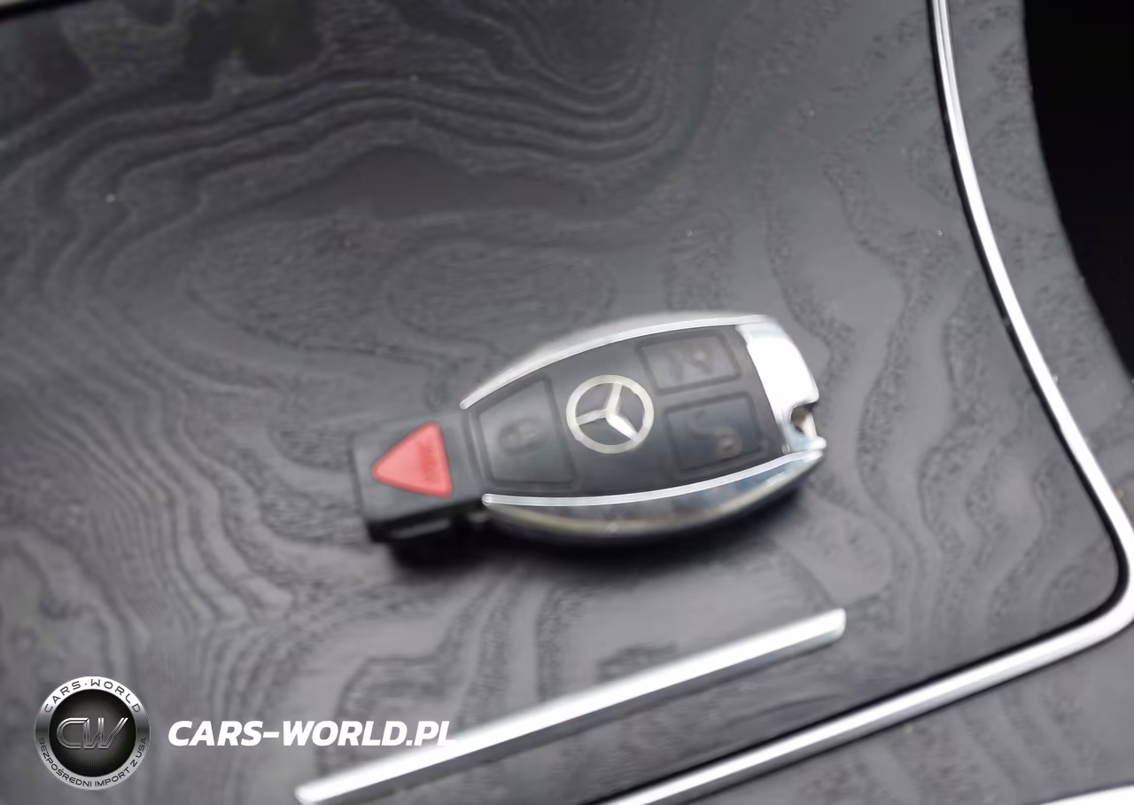 2015 Mercedes-Benz C 400 4Matic VIN:55SWF6GBXFU009221 - 11