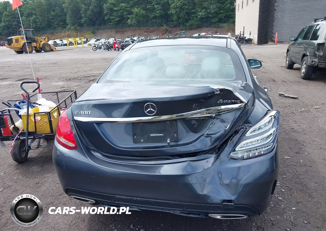 2015 Mercedes-Benz C 400 4Matic VIN:55SWF6GBXFU009221 - 16