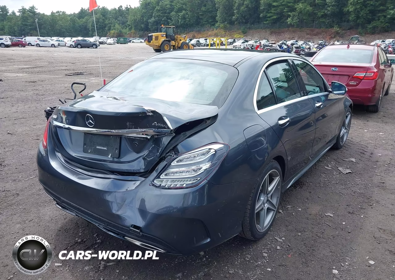 2015 Mercedes-Benz C 400 4Matic VIN:55SWF6GBXFU009221 - 4