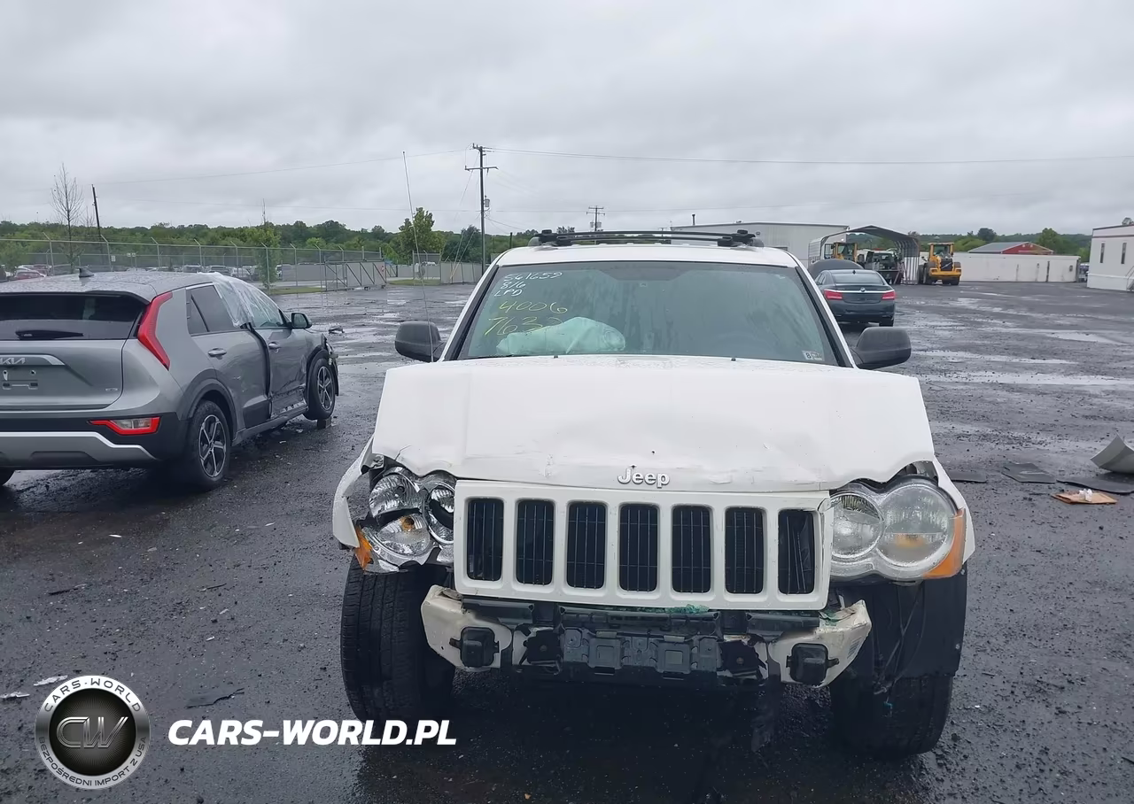 2010 Jeep Grand Cherokee Laredo VIN:1J4PS4GK9AC146981 - 13