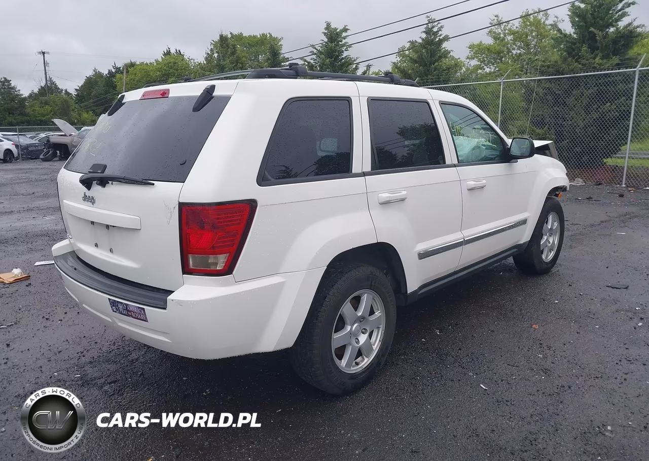2010 Jeep Grand Cherokee Laredo VIN:1J4PS4GK9AC146981 - 4